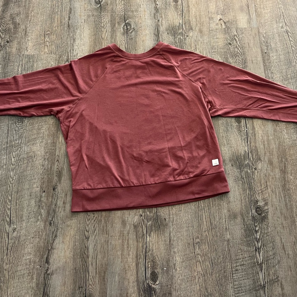 Vuori long sleeve top women’s size small- copper